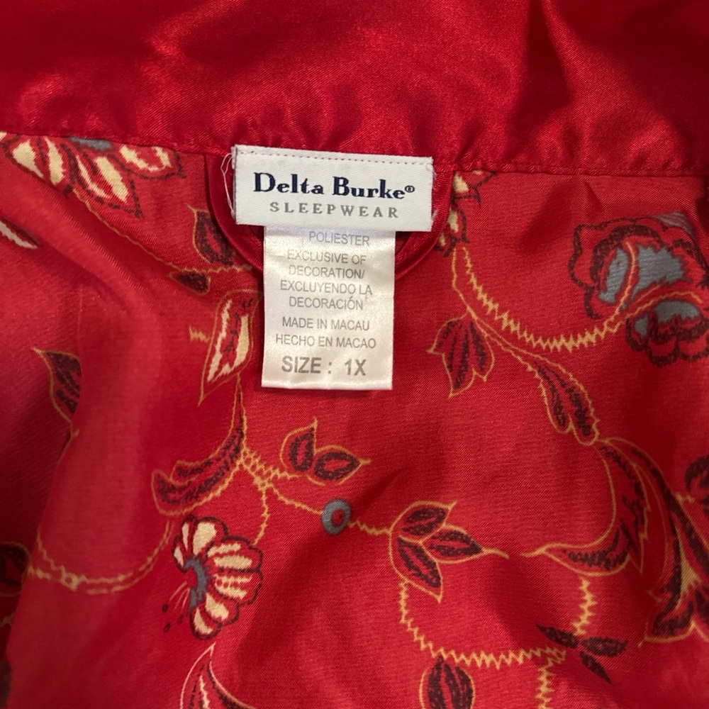 Red Satin Robe - Picture 5 of 6